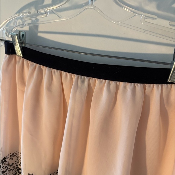 GAP flowy spring skirt - Picture 3 of 3